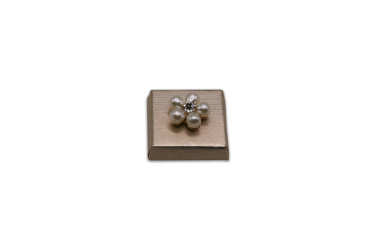 Gorgeous Pearl Flower - Wedding Decorated Chocolate Favor